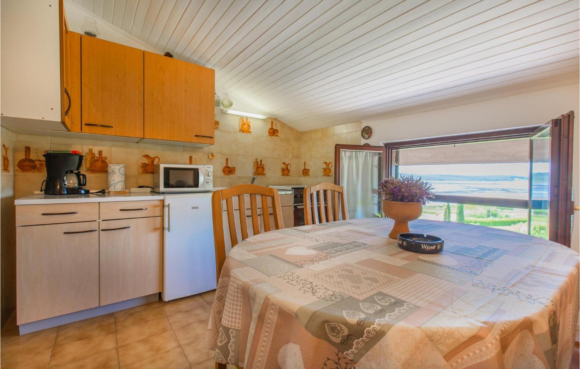 Amazing Apartment In Secovlje With Kitchen Екстериор снимка