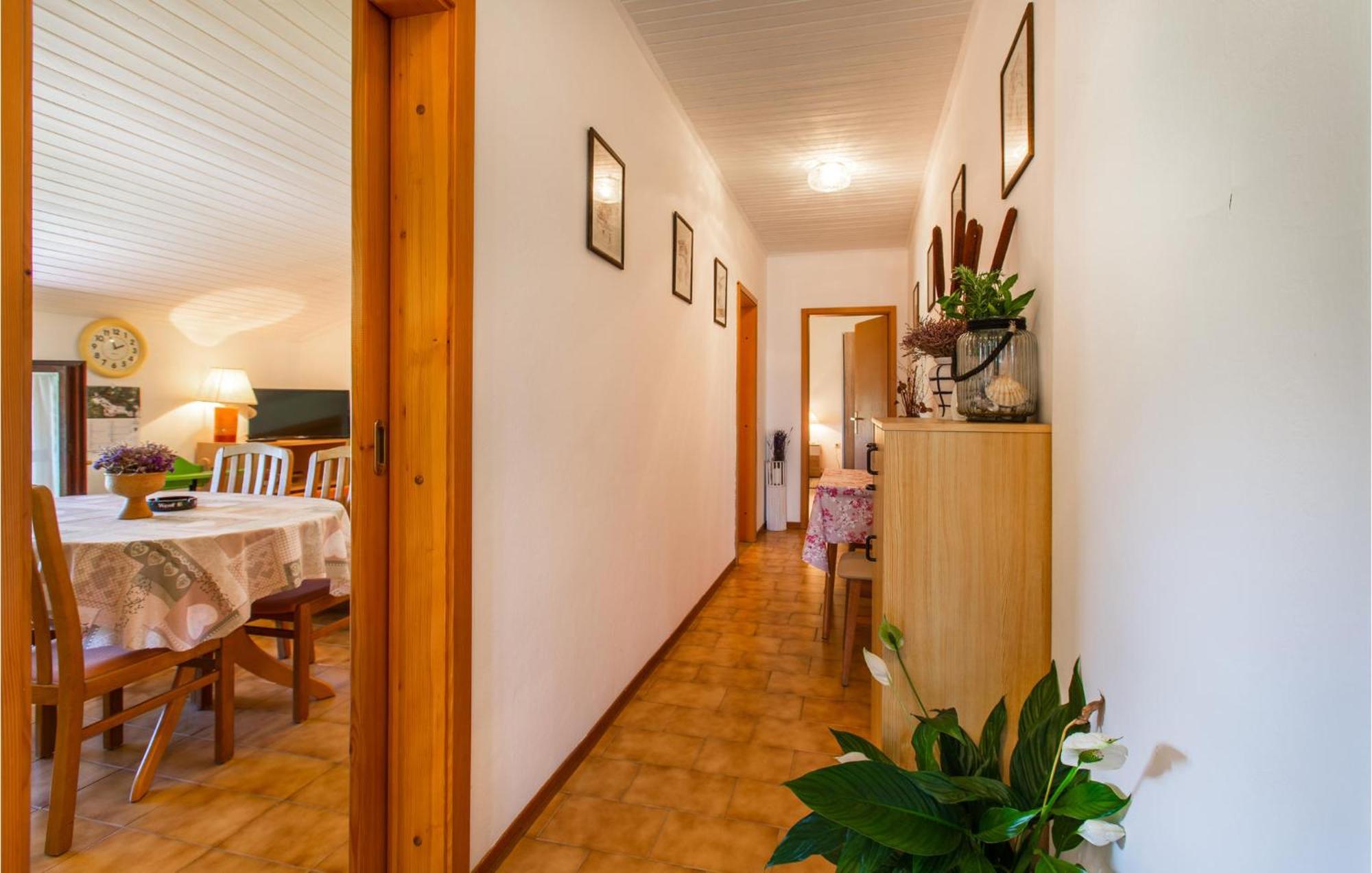 Amazing Apartment In Secovlje With Kitchen Екстериор снимка